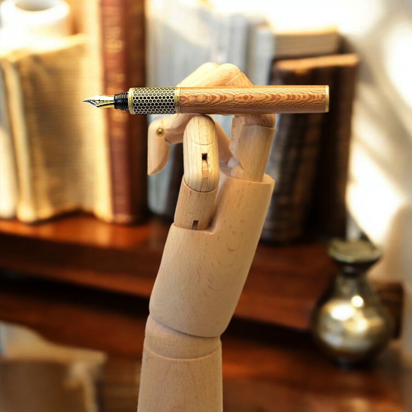 Fountain pen Hive in English Plane