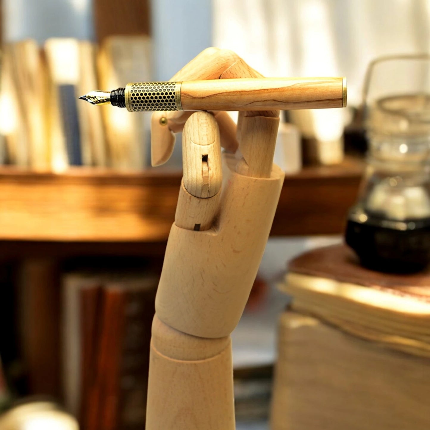 Fountain pen Hive in Spanish Olive Wood