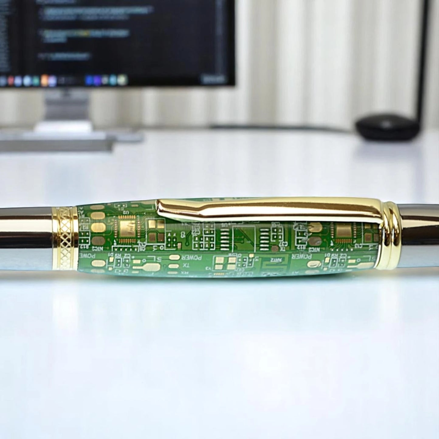 Emerald PCB pen with Parker-style refill – handcrafted in Ireland for tech professionals by Irish Pens