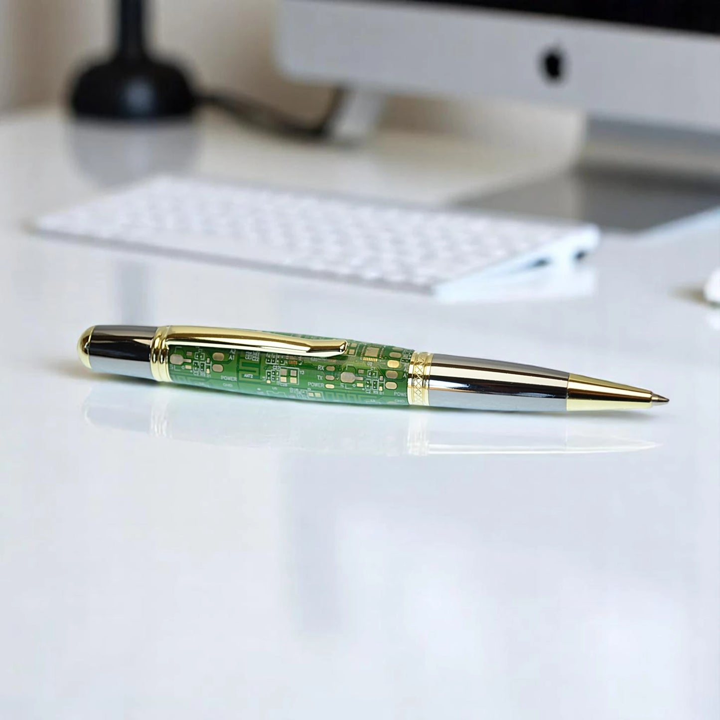 Emerald PCB pen with Parker-style refill – handcrafted in Ireland for tech professionals by Irish Pens