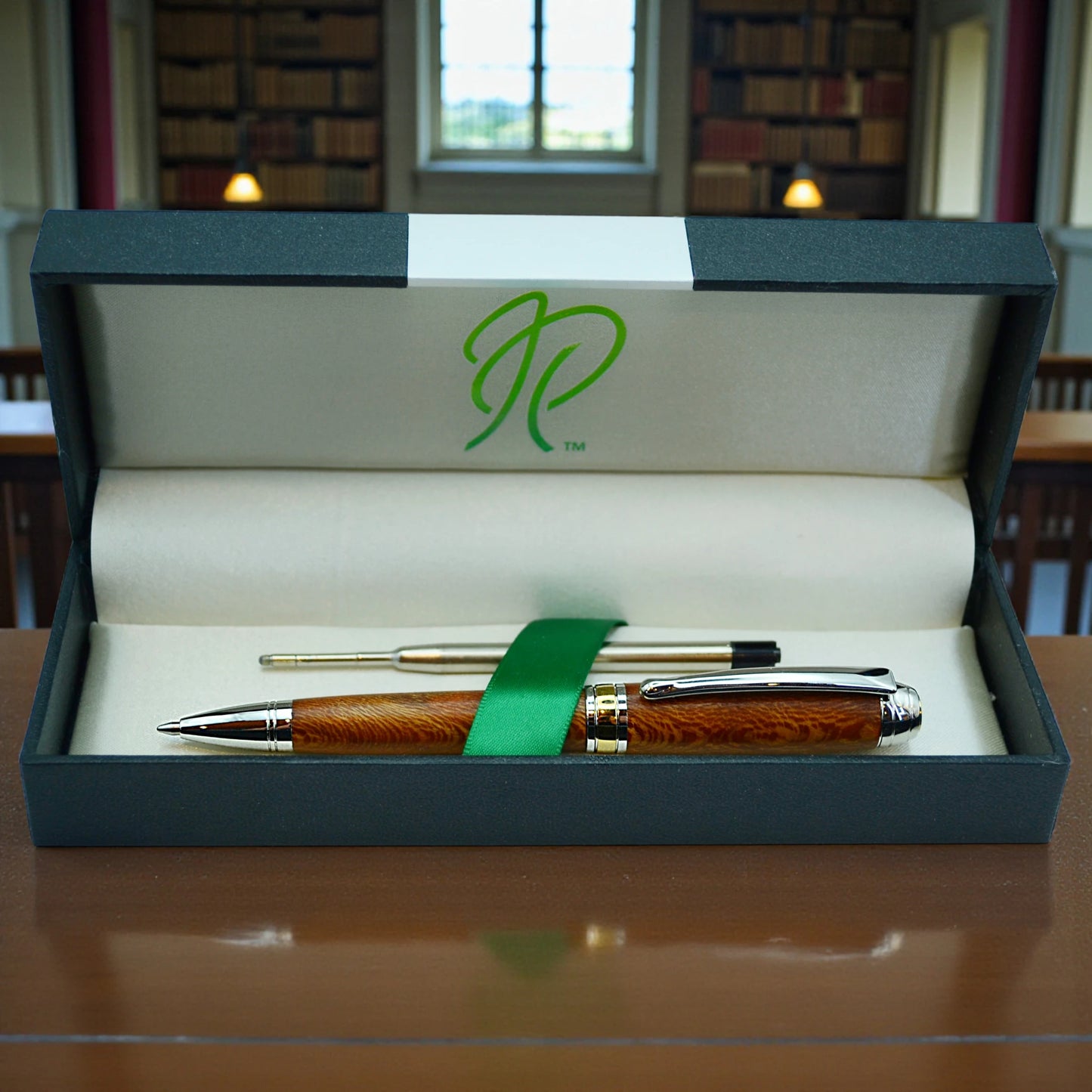 Woodland - Ballpoint - English - Plane (Rhodium)